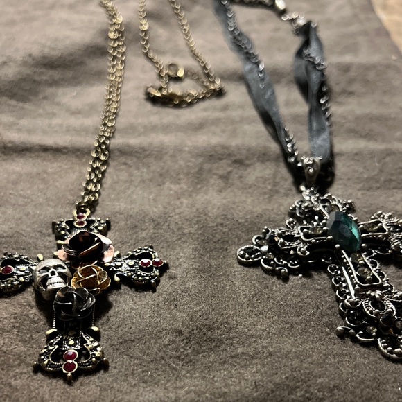 Cross necklace bundle - Picture 2 of 6